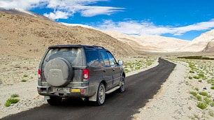 Best jeep safari tours in Ladakh