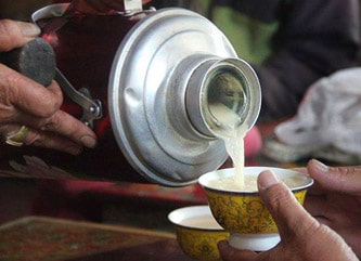 Nourriture ladakhi, Thé au beurre