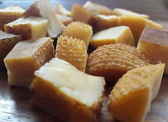 Nourriture ladakhi, Chhurpi (Fromage de yak)