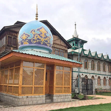 Tomb of Rinchen Shah located in Srinagar