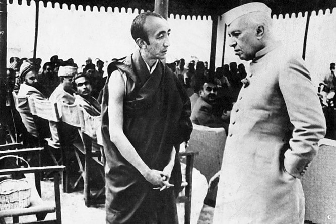 Kushok Bakula Rinpoche with the first prime minister of independent India, Jawaharlal Nehru, during a meeting in Srinagar in 1953