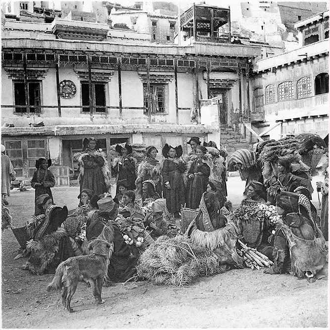 Group of women in front of the Jama Masjid mosque in Leh built in the 17th century, photo taken in 1934, Ladakh