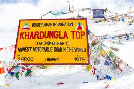 Khardung La Pass (5,602m), Nubra valley, Ladakh