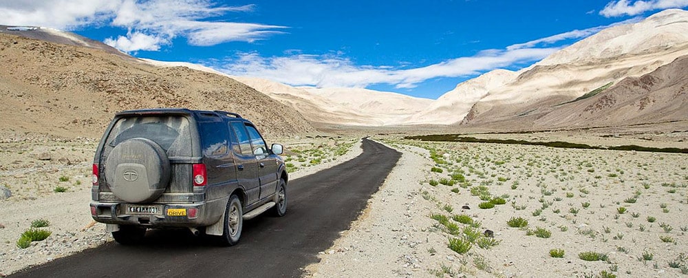 Ladakhi taxi on the road to Tso Moriri lake, Ladakh